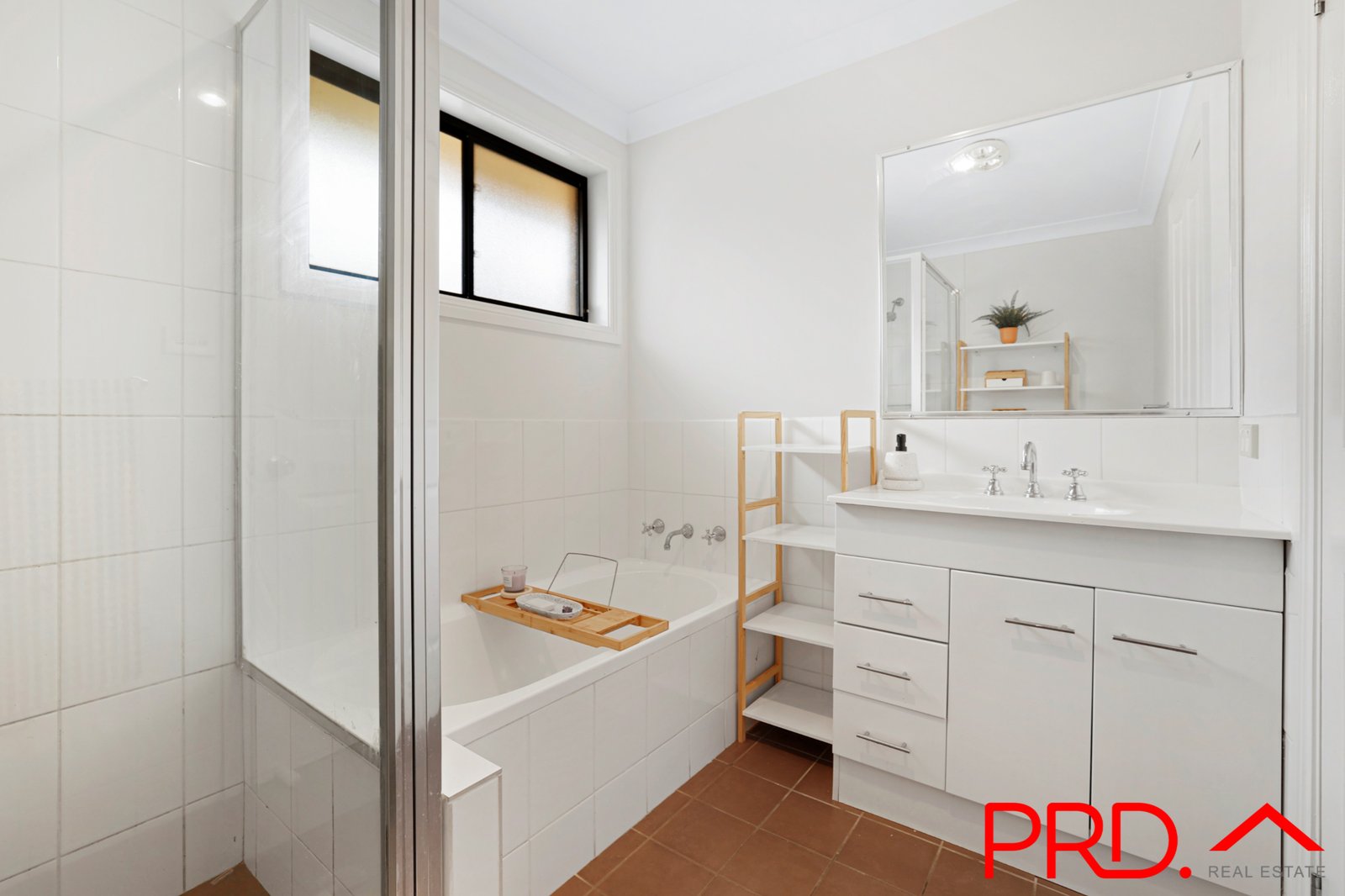 8 Lindsay Road TAMWORTH 16