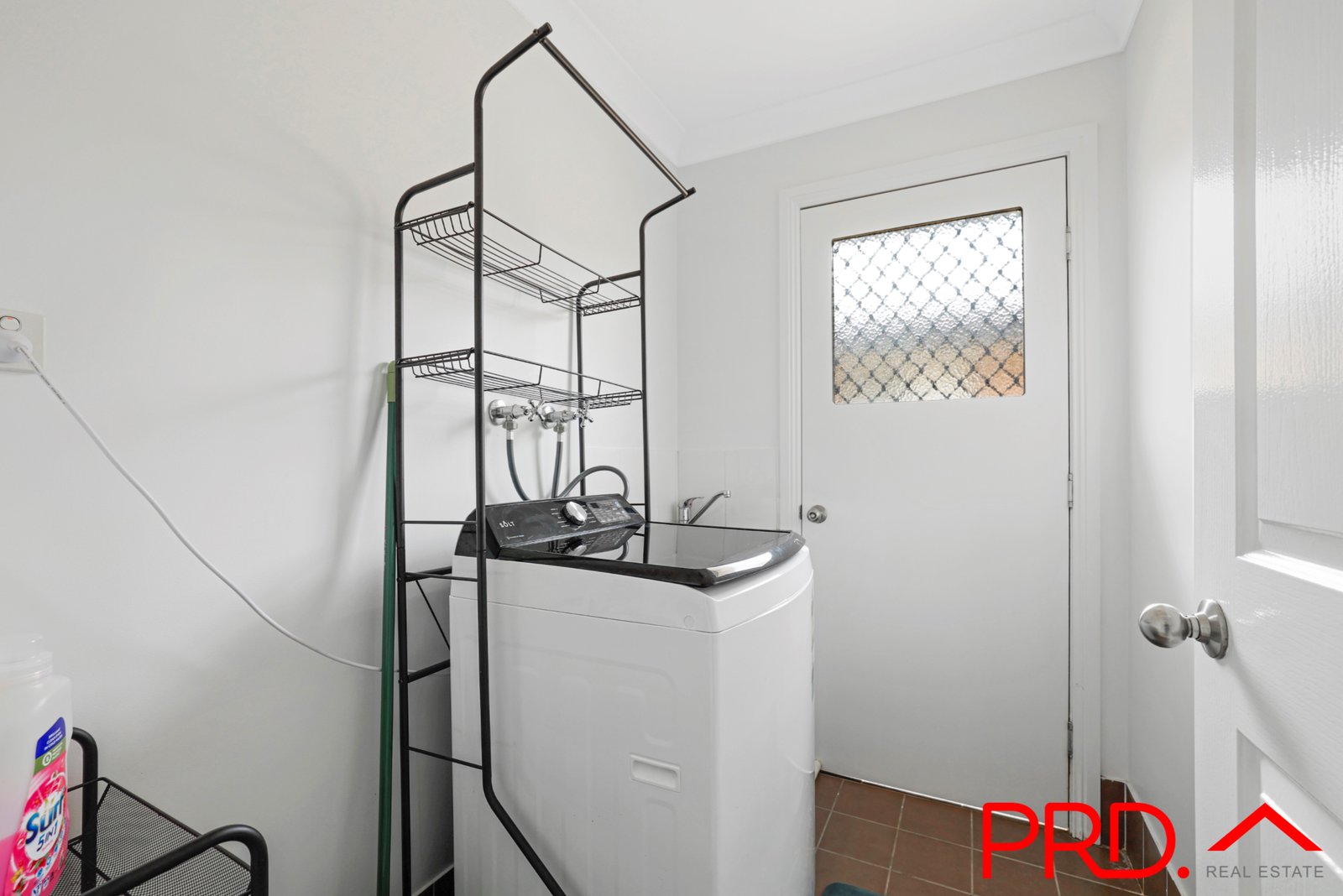 8 Lindsay Road TAMWORTH 18