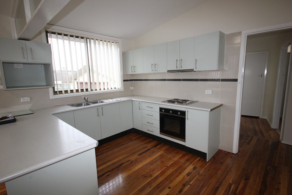 8 Lockwood Avenue GREENACRE 2