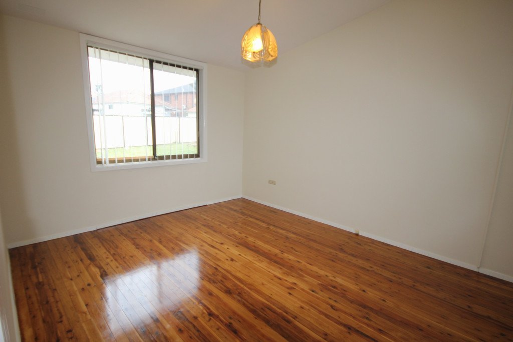 8 Lockwood Avenue GREENACRE 7