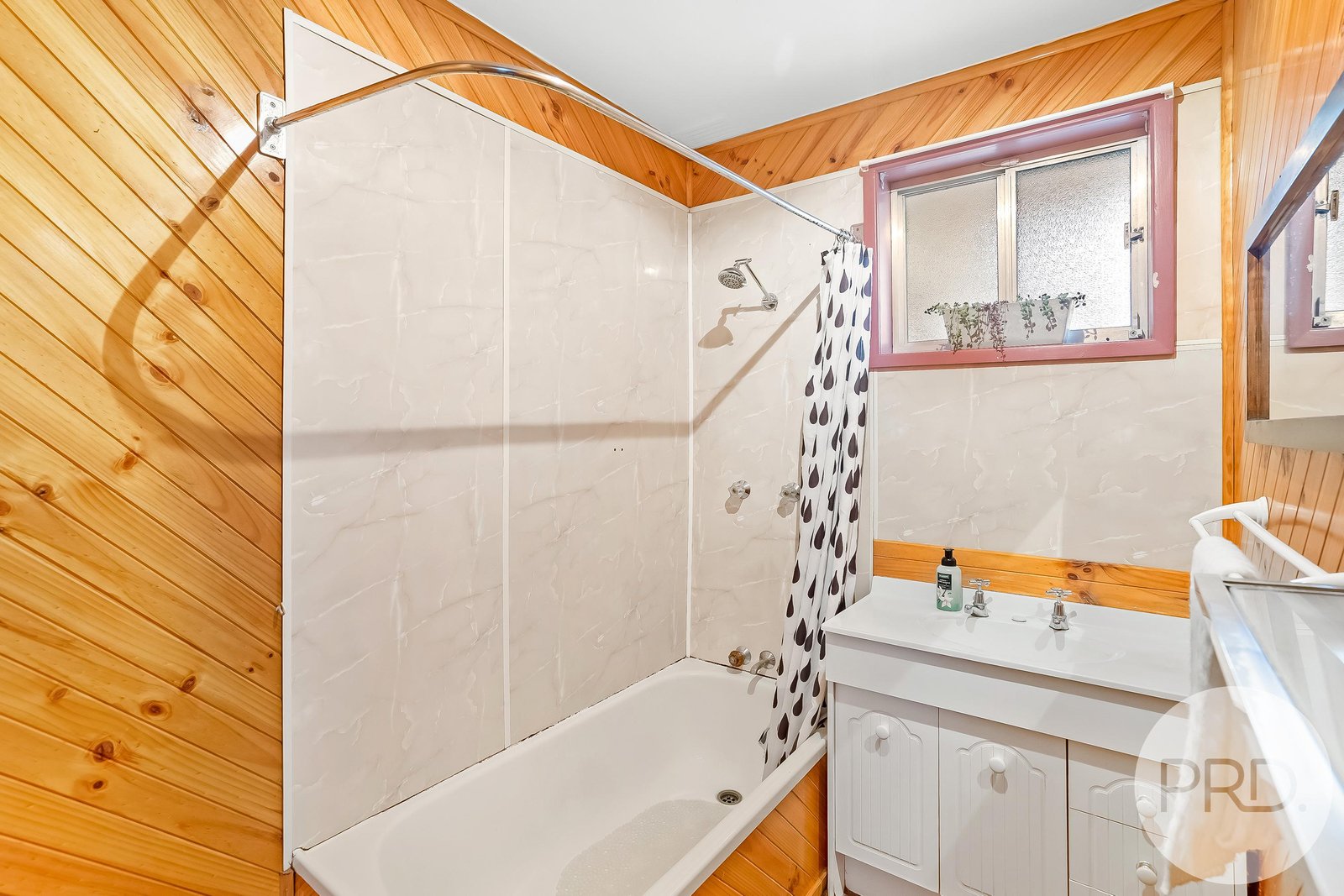 8 Loftus Street GLENORCHY 11