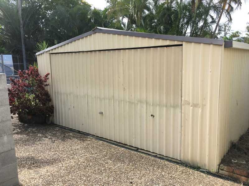 8 Lomandra Street BOYNE ISLAND 3