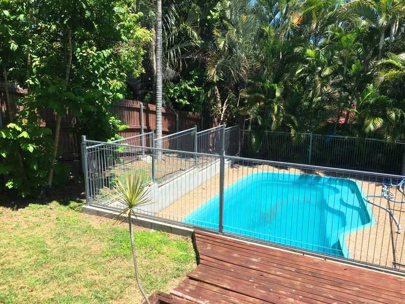 8 Lomandra Street BOYNE ISLAND 14