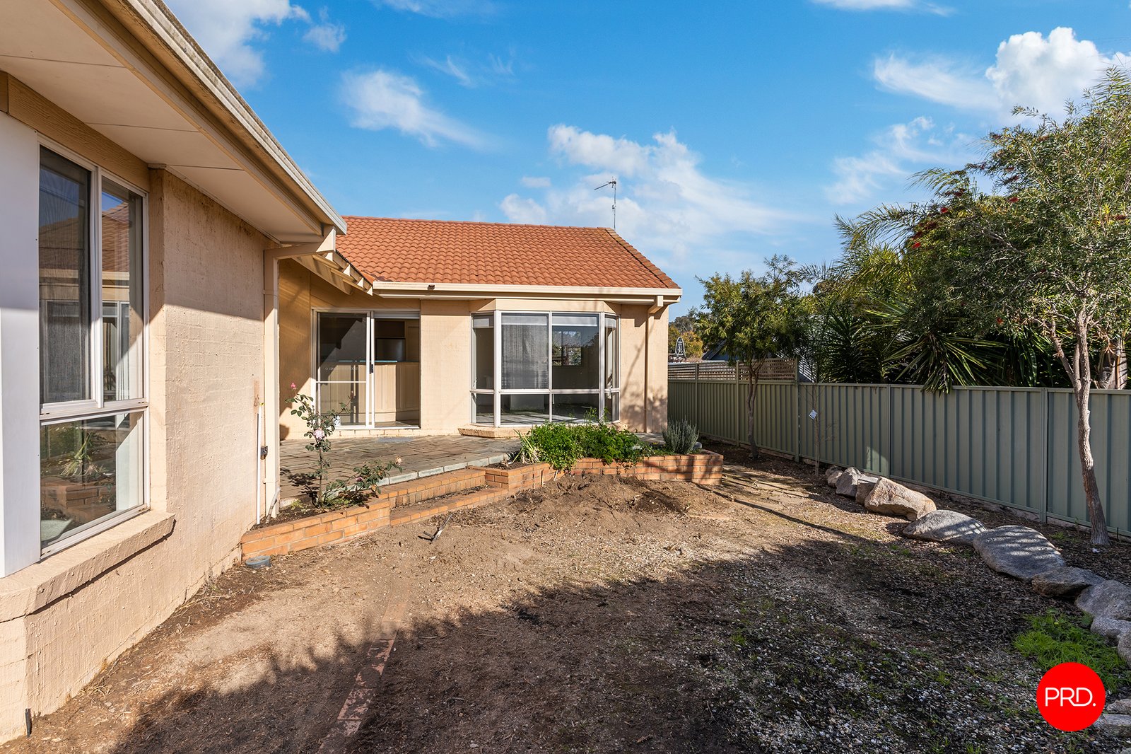 8 Lona Close SPRING GULLY 18