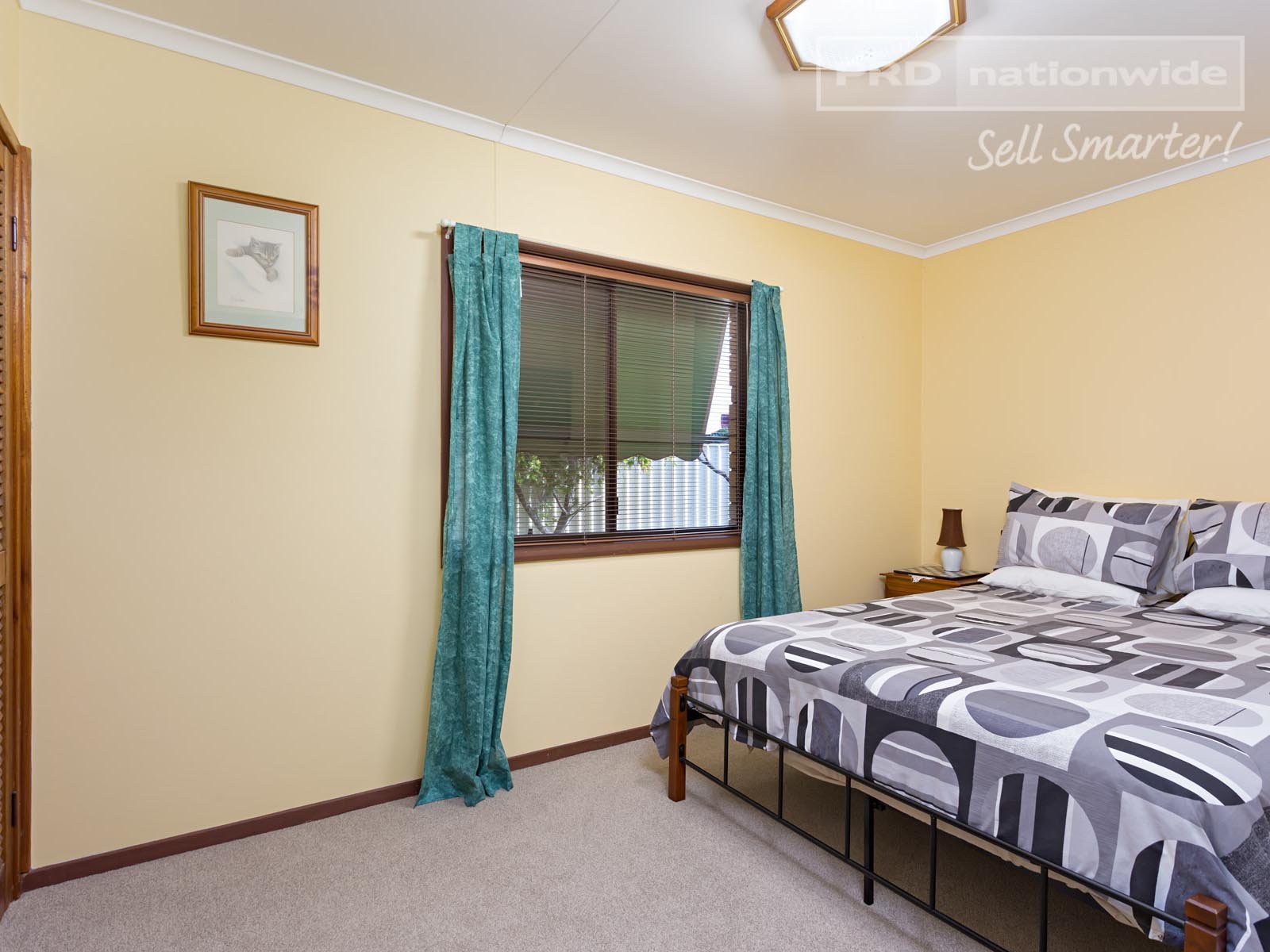 8 Lonergan Place WAGGA WAGGA 9