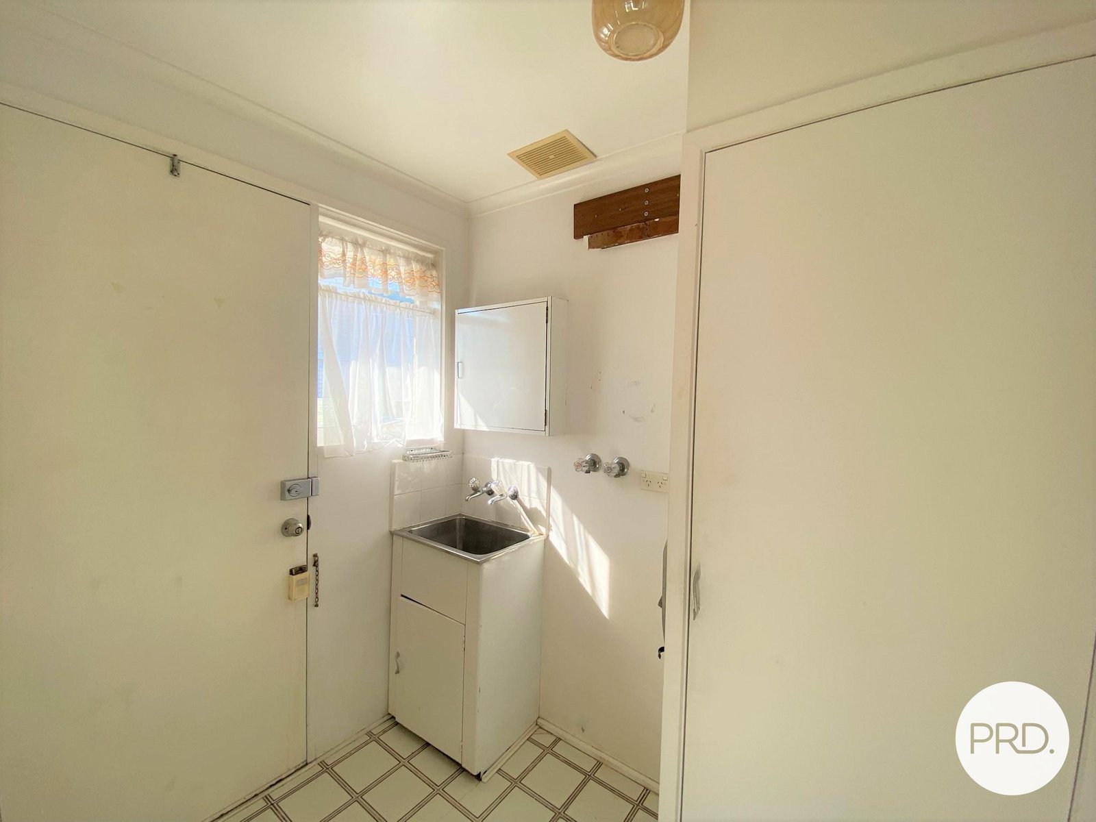 8 Lorne Crescent HOWRAH 10