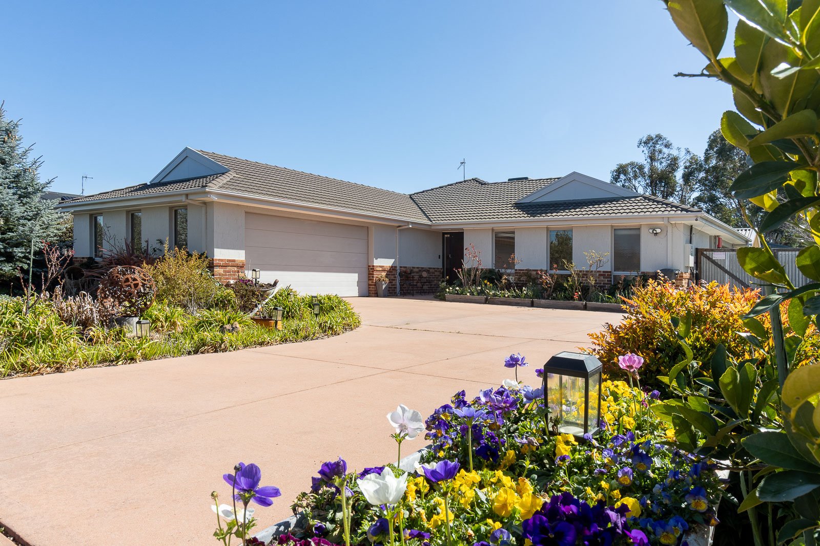 8 Lundie Street BUNGENDORE 1