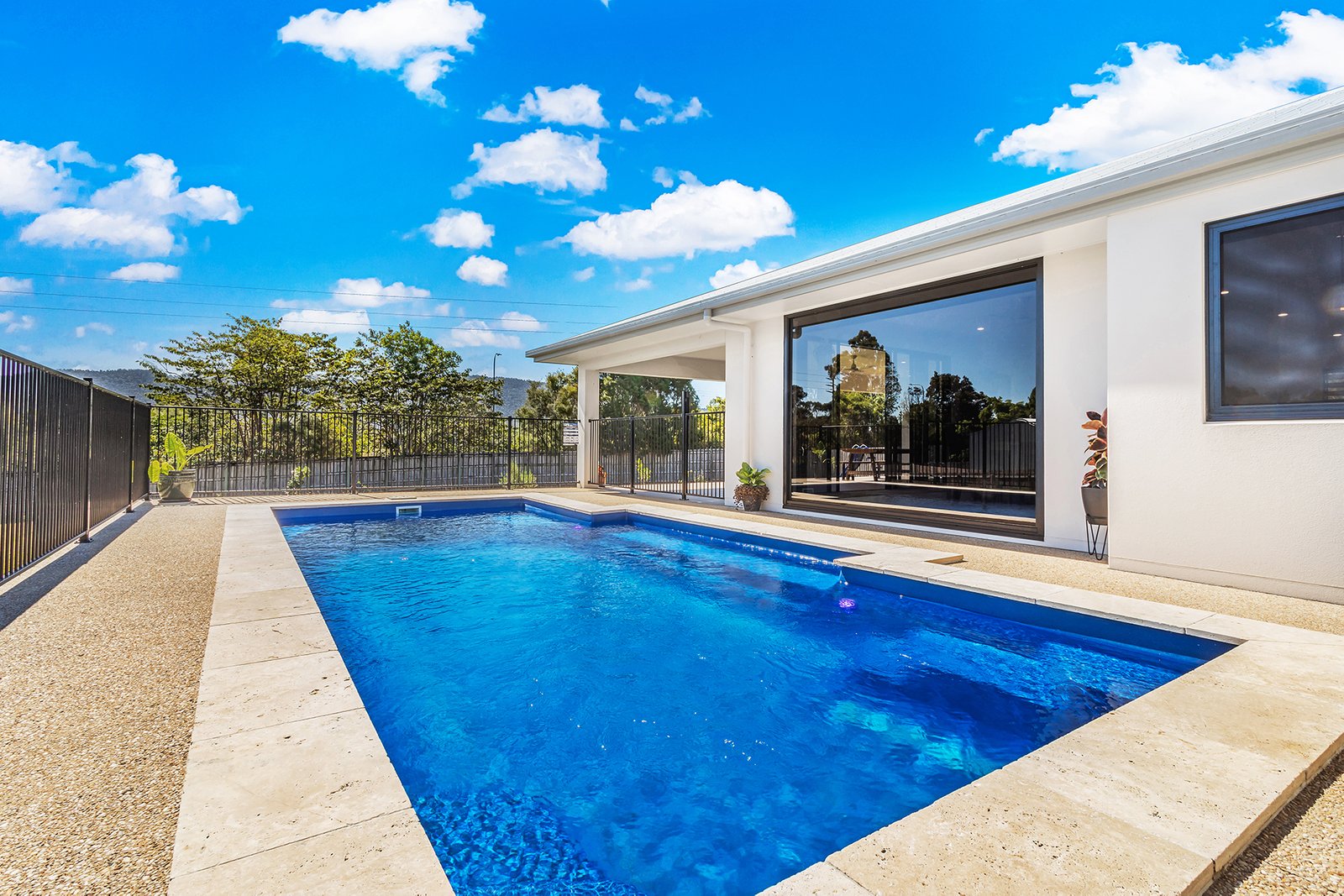 8 Lyndon Court CANNON VALLEY 2