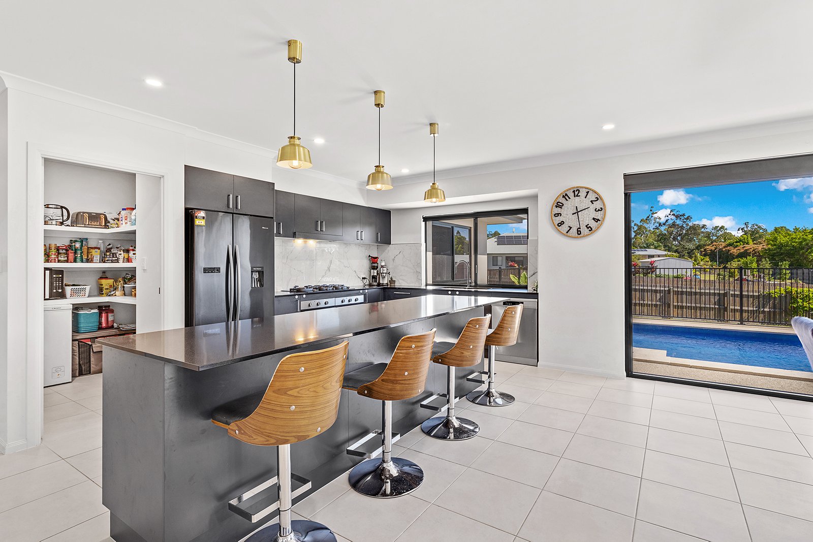 8 Lyndon Court CANNON VALLEY 5