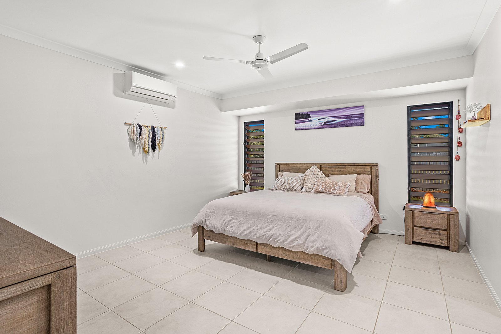 8 Lyndon Court CANNON VALLEY 9