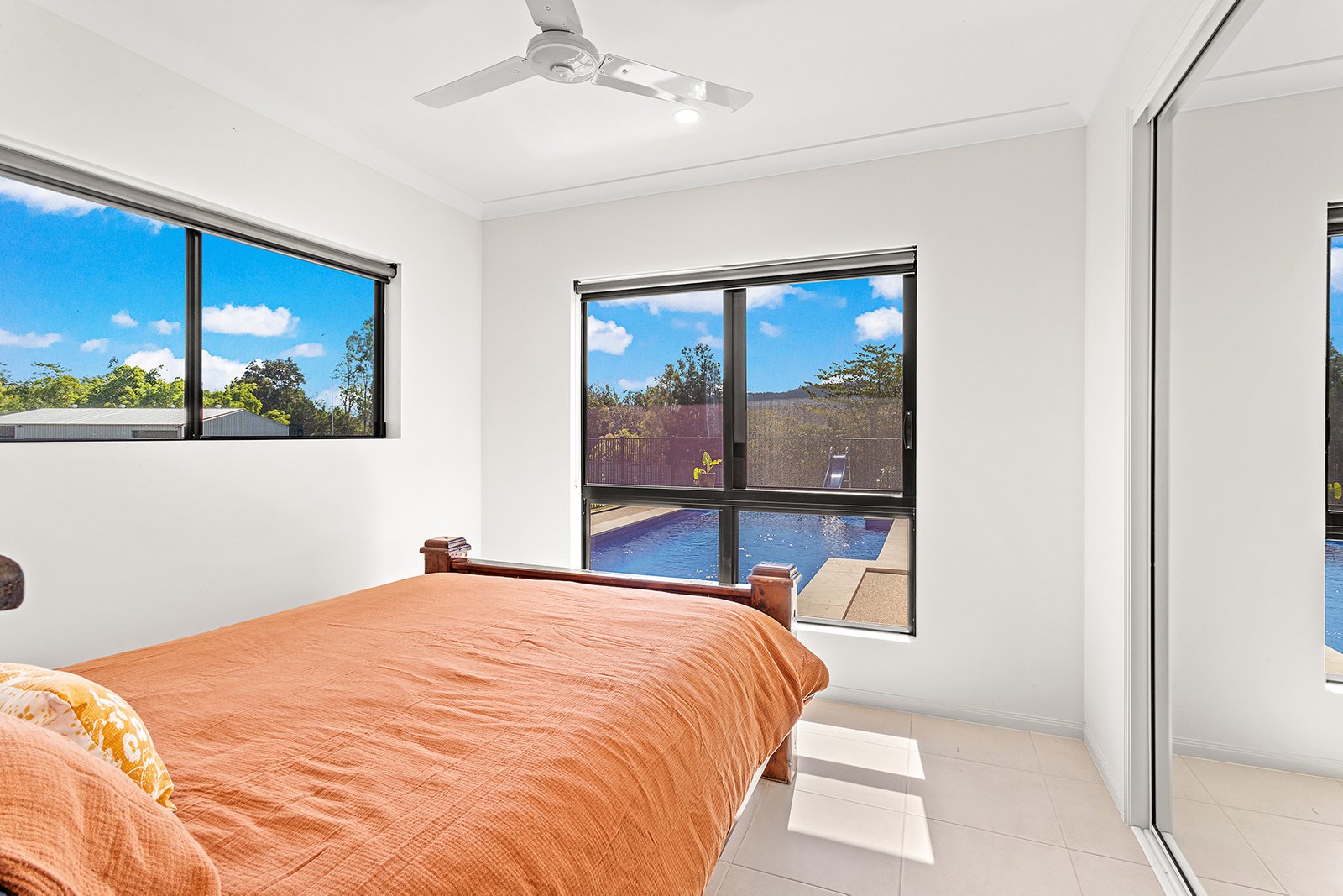 8 Lyndon Court CANNON VALLEY 12