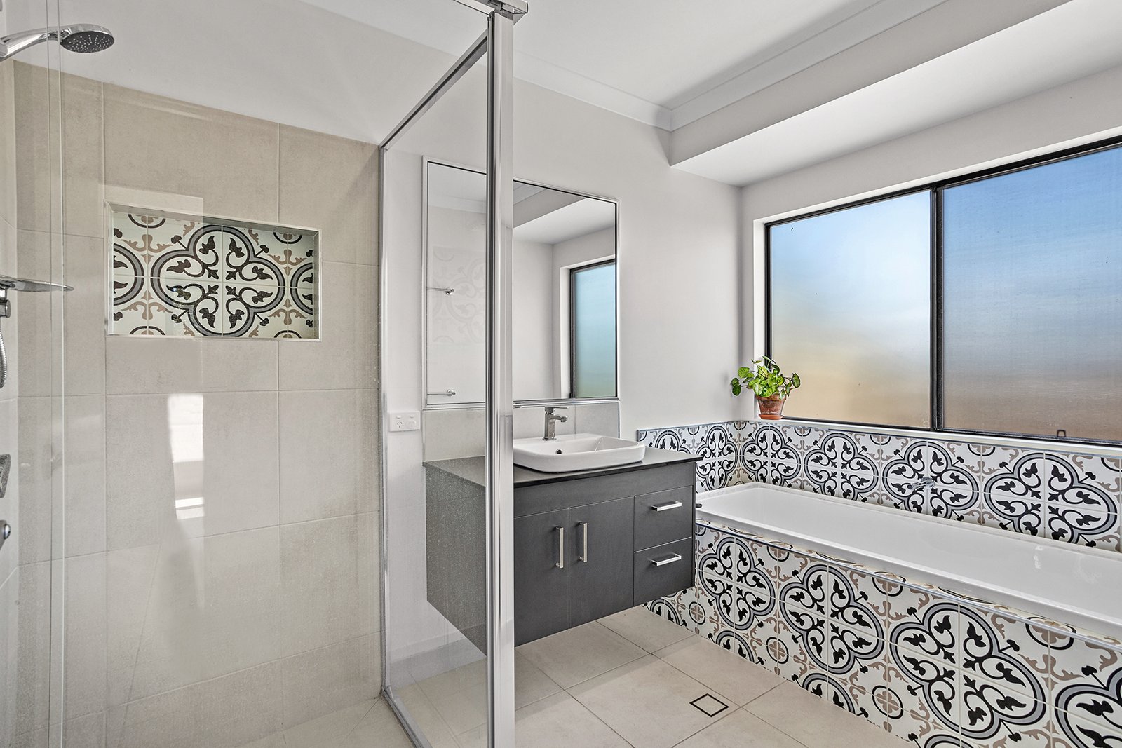 8 Lyndon Court CANNON VALLEY 15