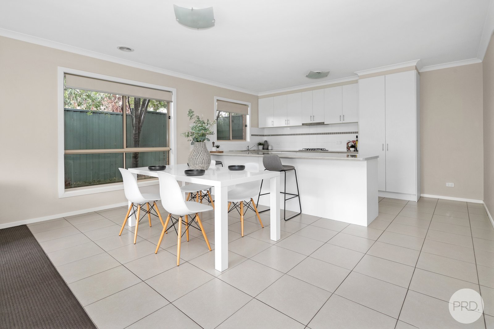 8 Malcolm Court BROWN HILL 3