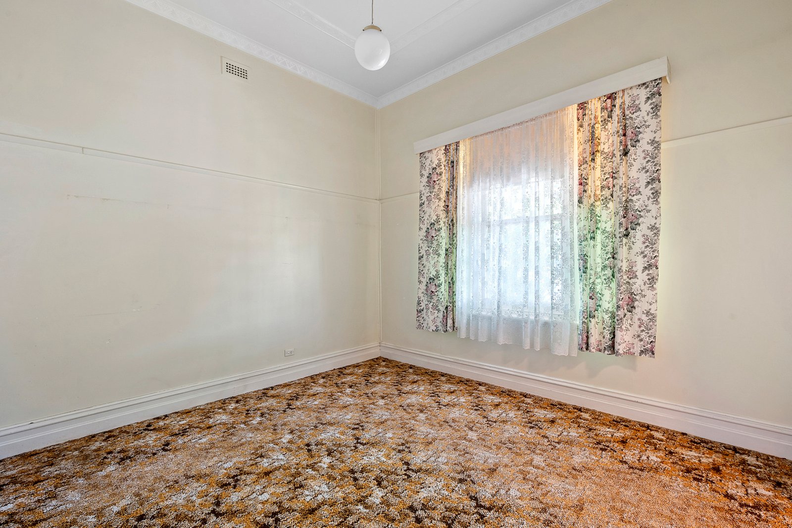 Gallery: 8 Maple Street