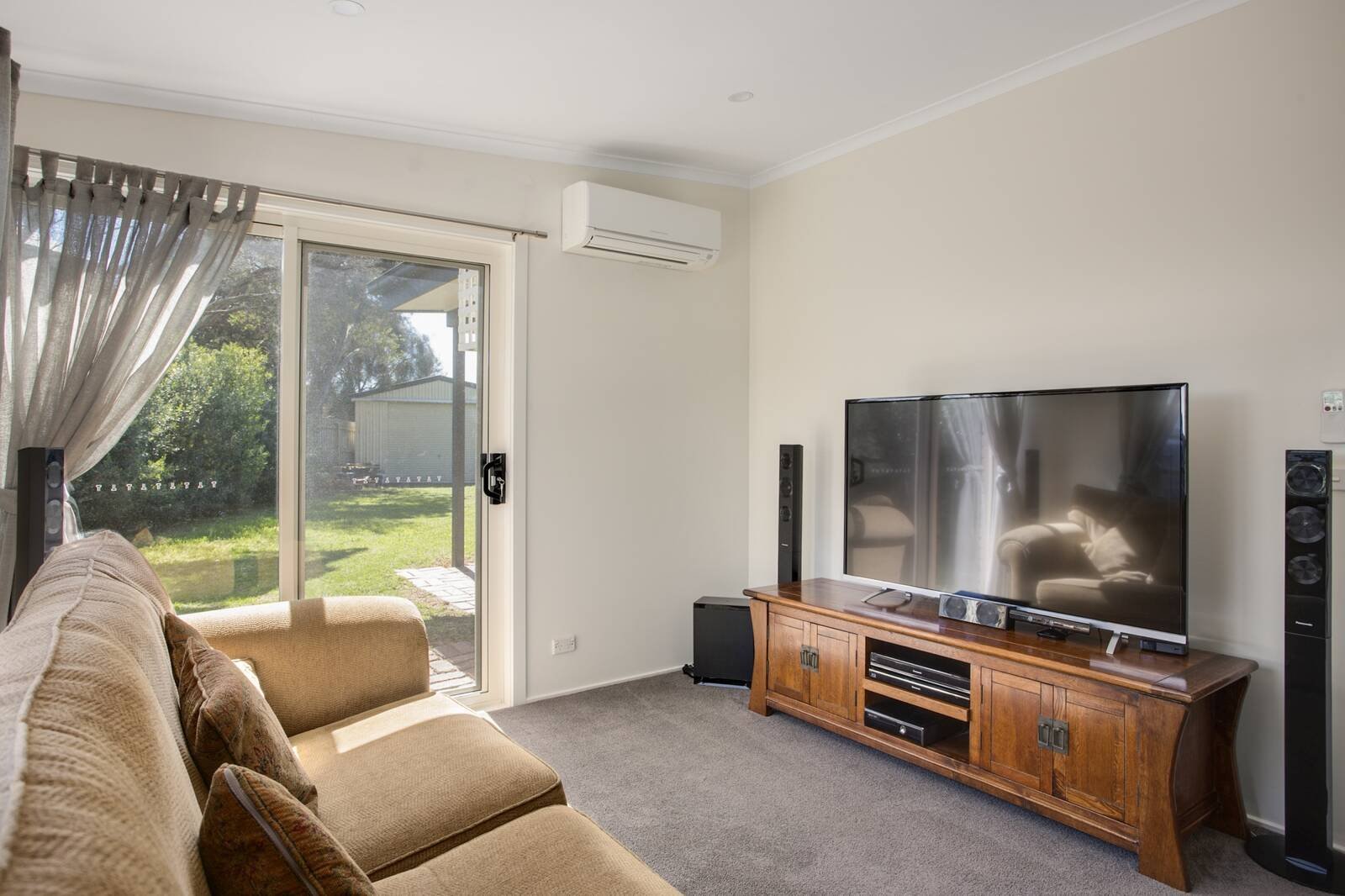 Real Estate and Property in 8 Marianne Avenue, Rye, VIC