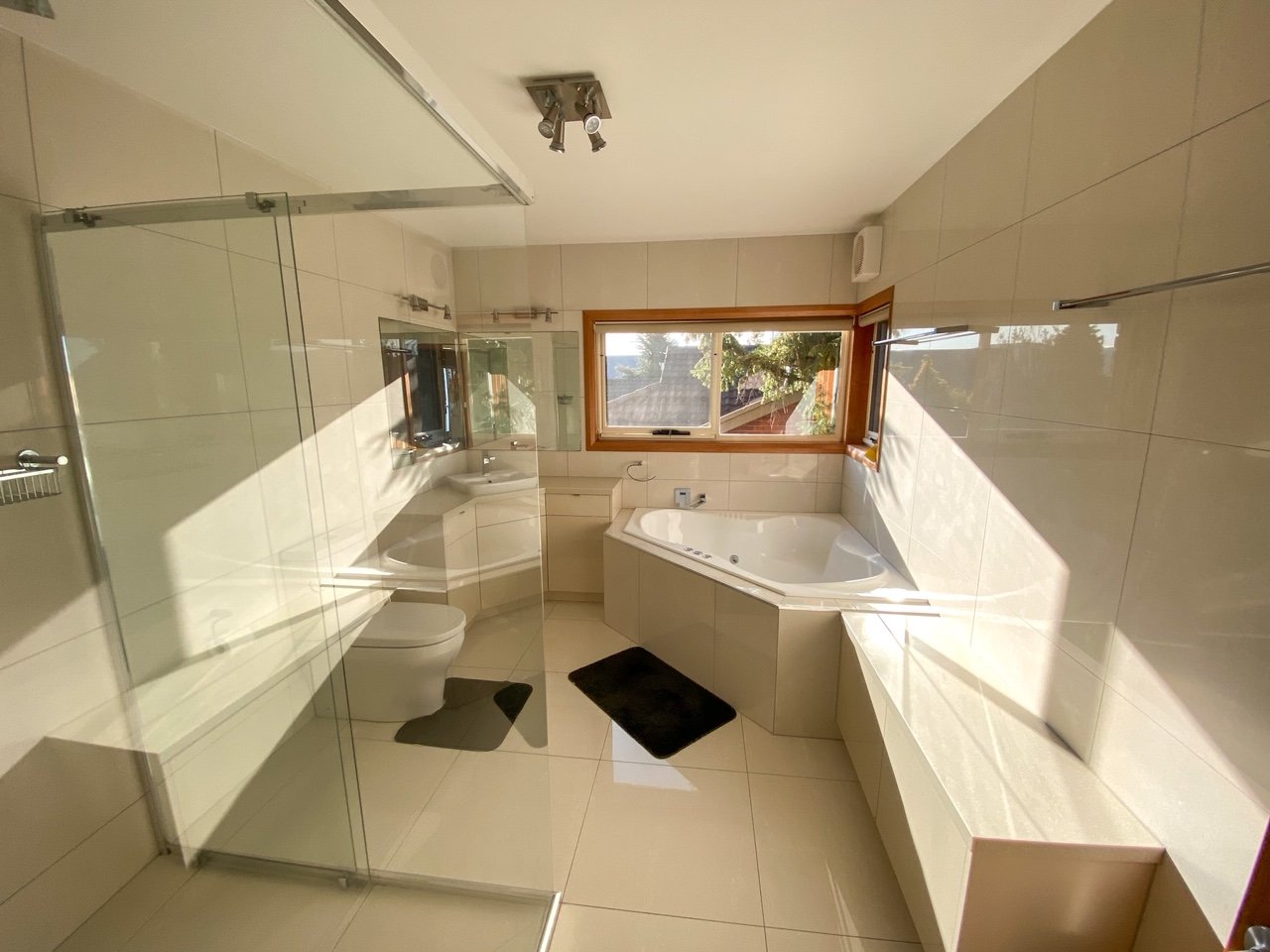 8 Marlborough Street SANDY BAY 11