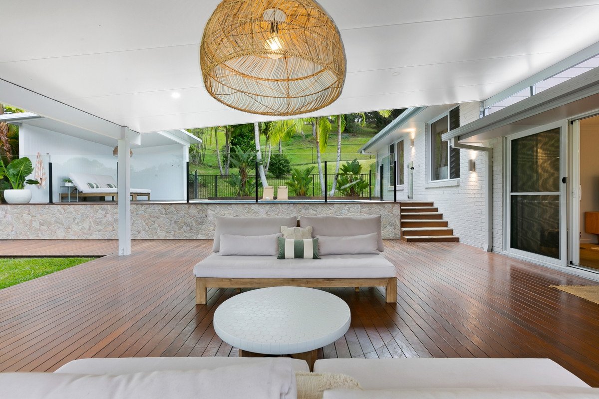 8 Mary Bale Drive Tallebudgera 4