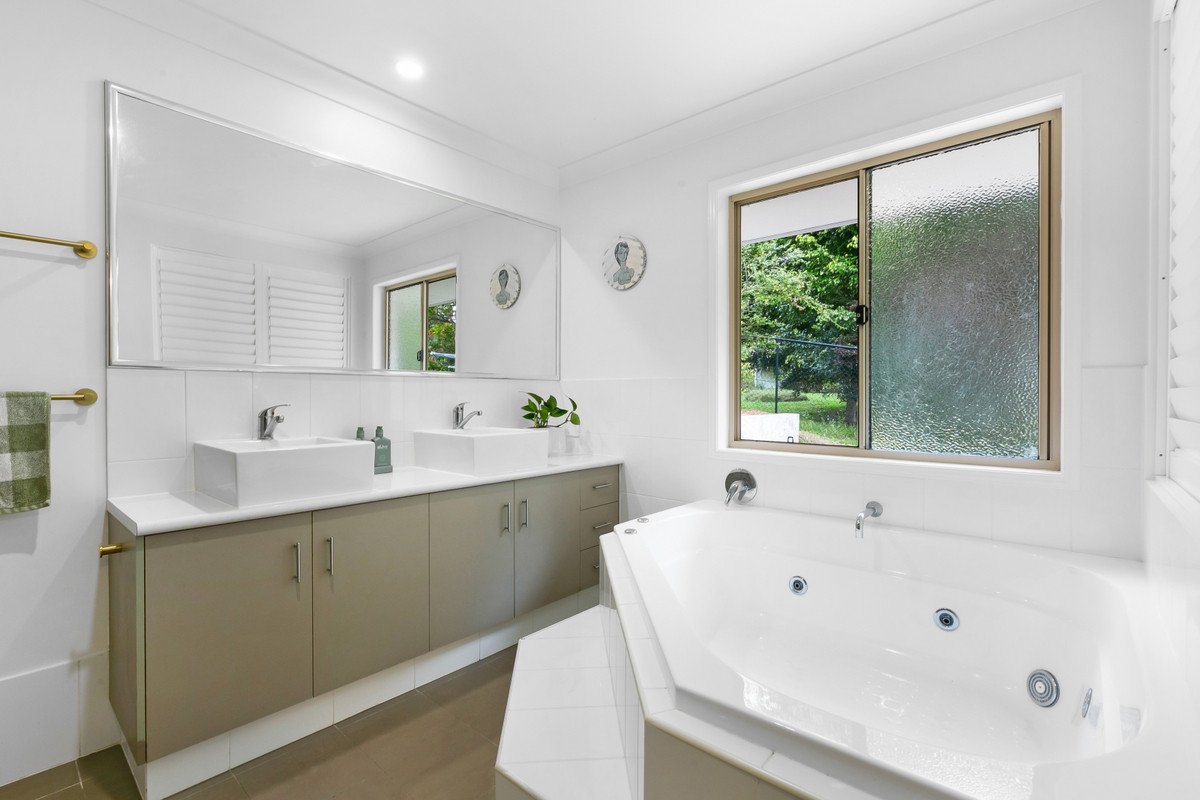 8 Mary Bale Drive Tallebudgera 24