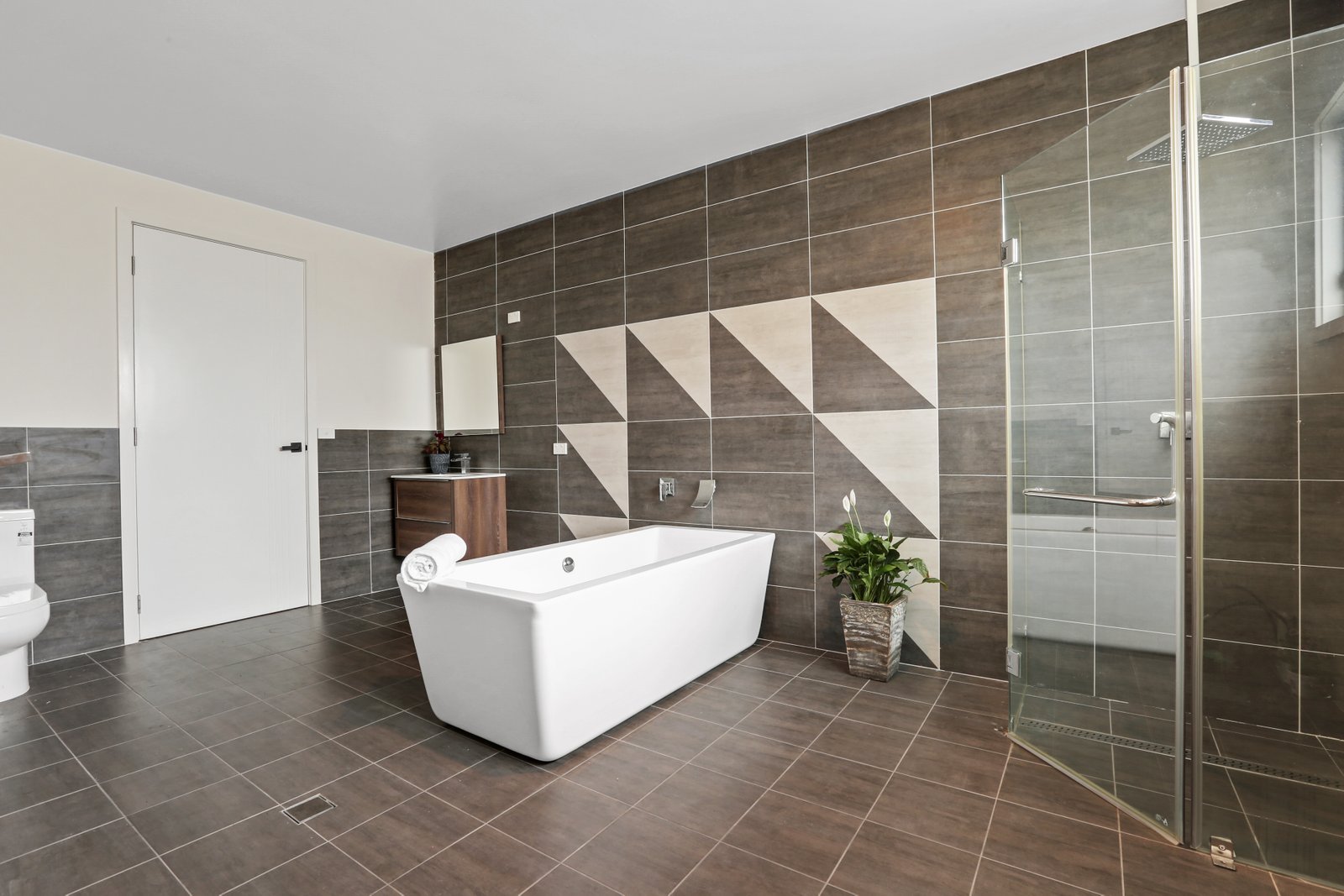 8 Mary Davis Ave  KOONAWARRA 3