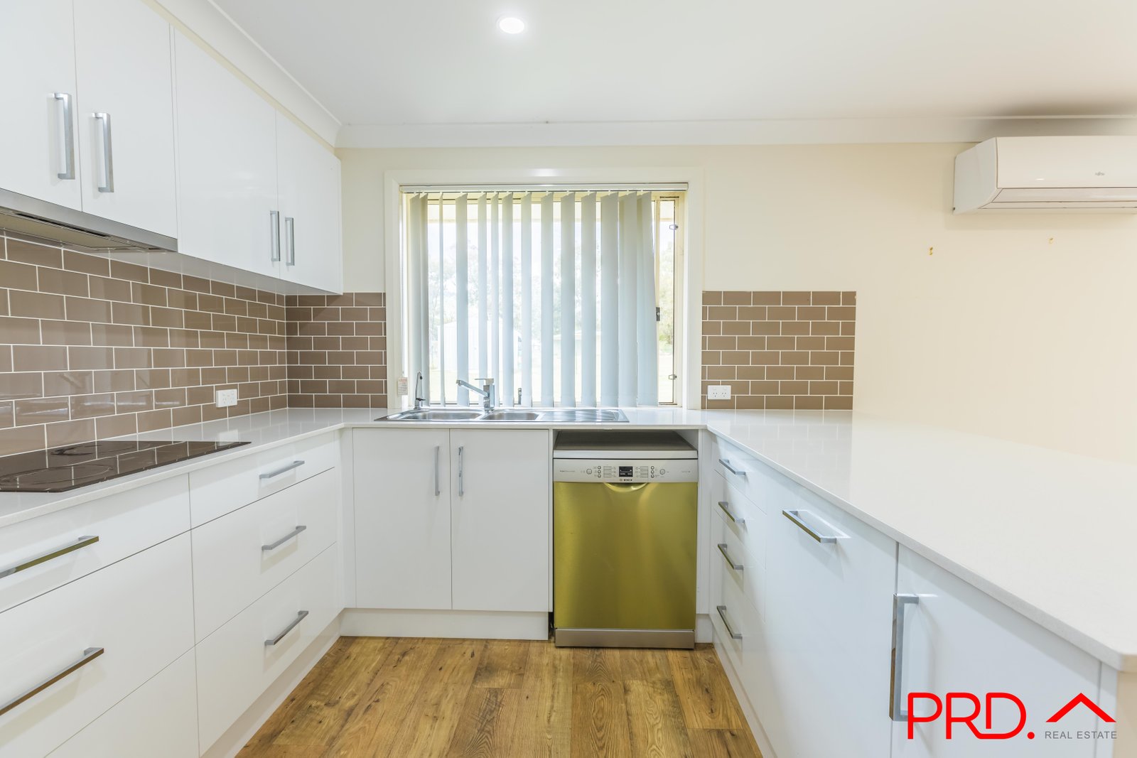 8 Maunder Street MOONBI 6