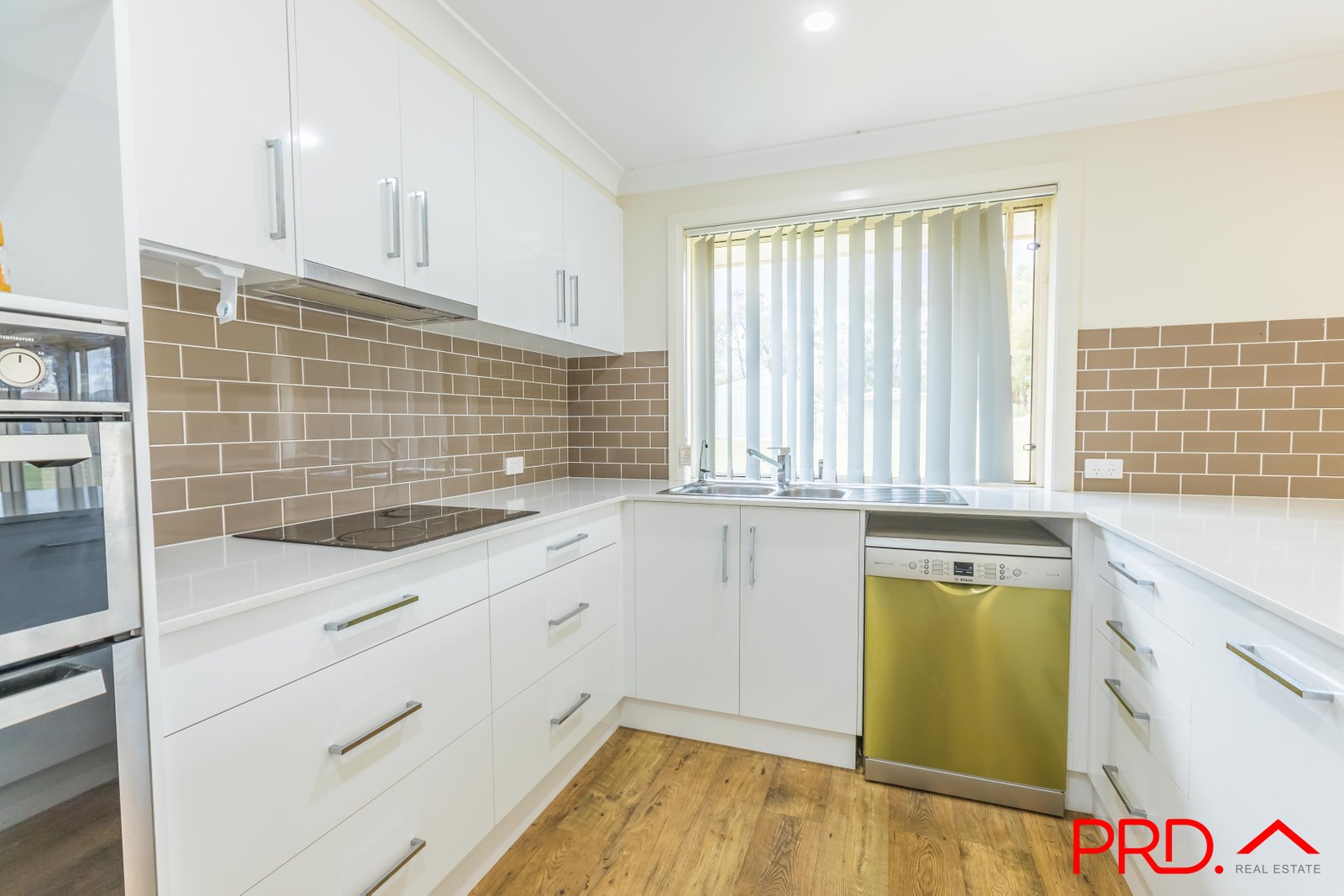 8 Maunder Street MOONBI 7