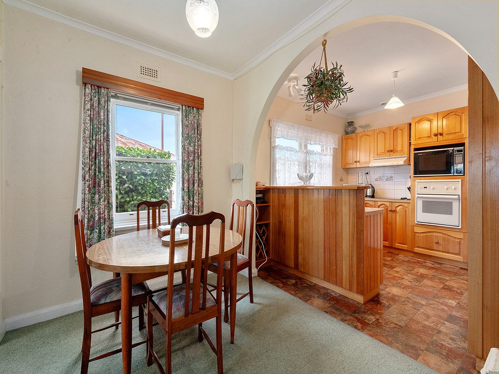 8 Mavis Court GLENORCHY 4