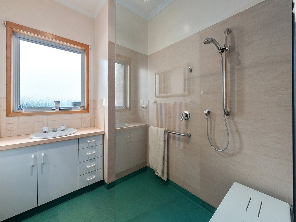 8 Mavis Court GLENORCHY 10