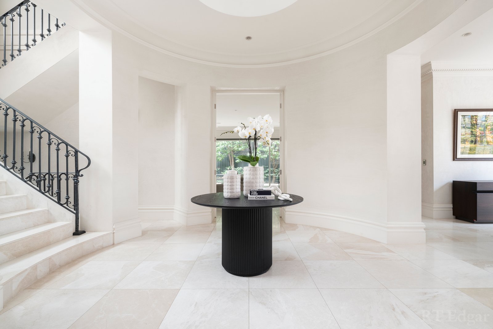 Real Estate and Property in 8 Maxwell Court, Toorak, VIC