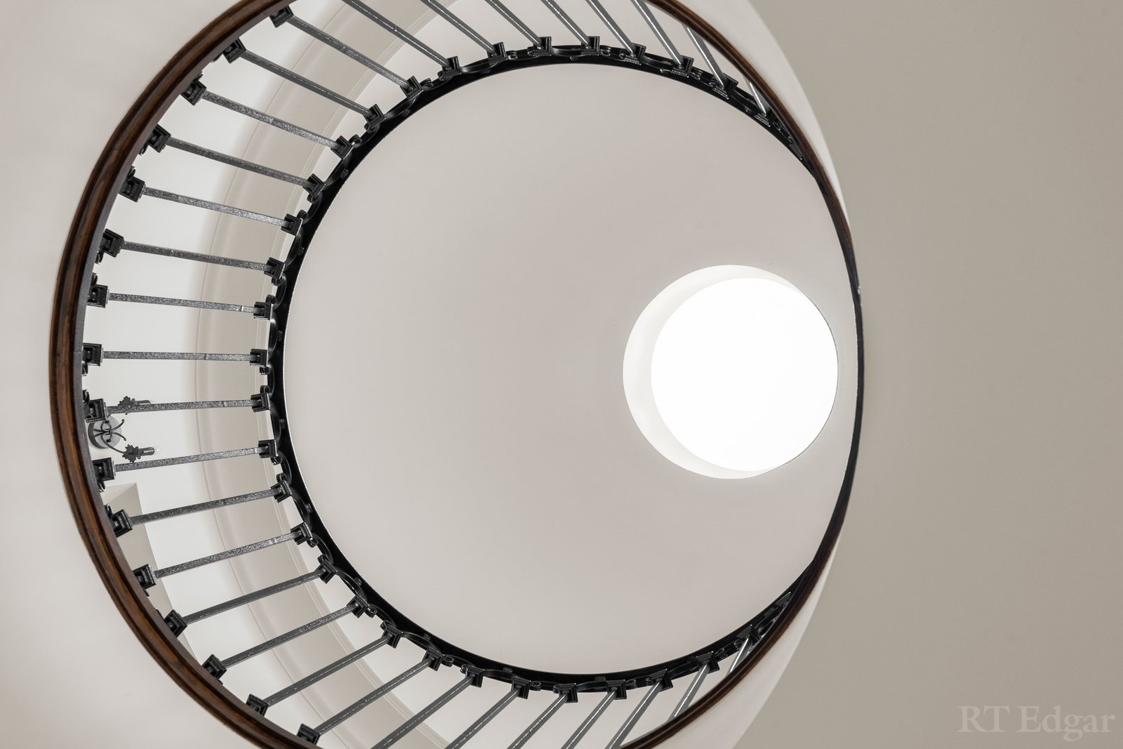 Real Estate and Property in 8 Maxwell Court, Toorak, VIC