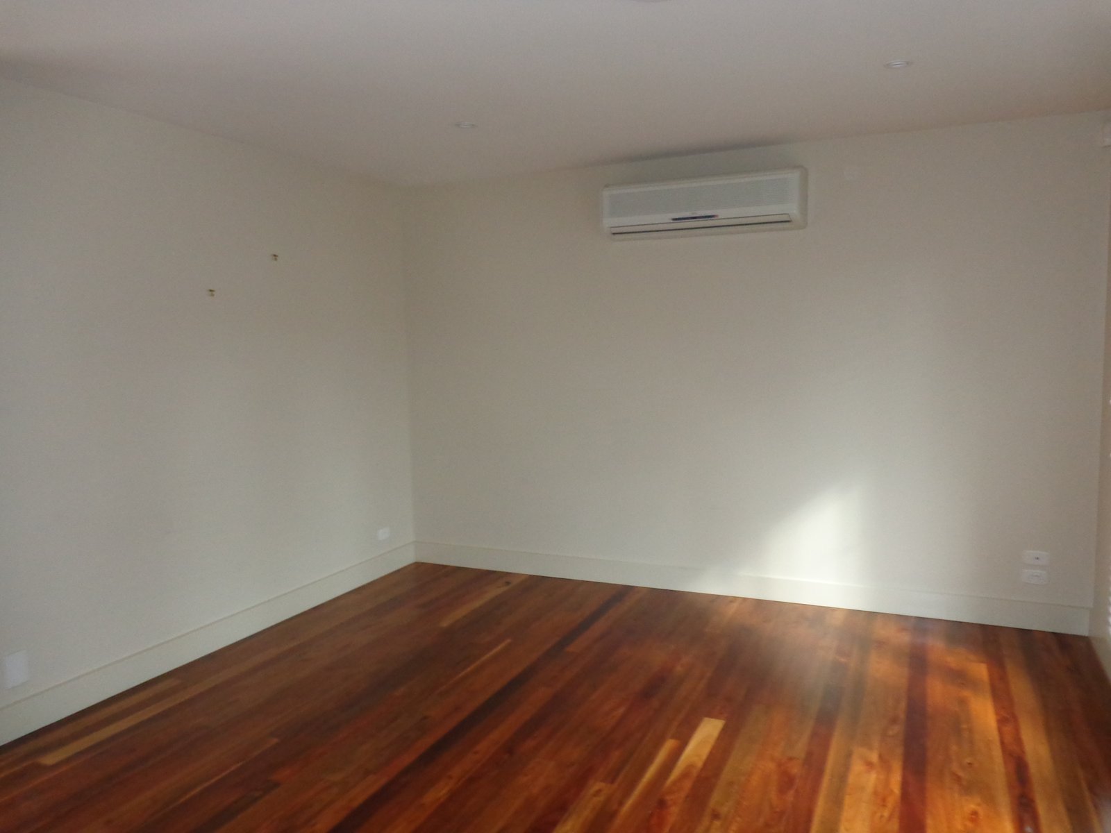 Gallery: 8 May Street