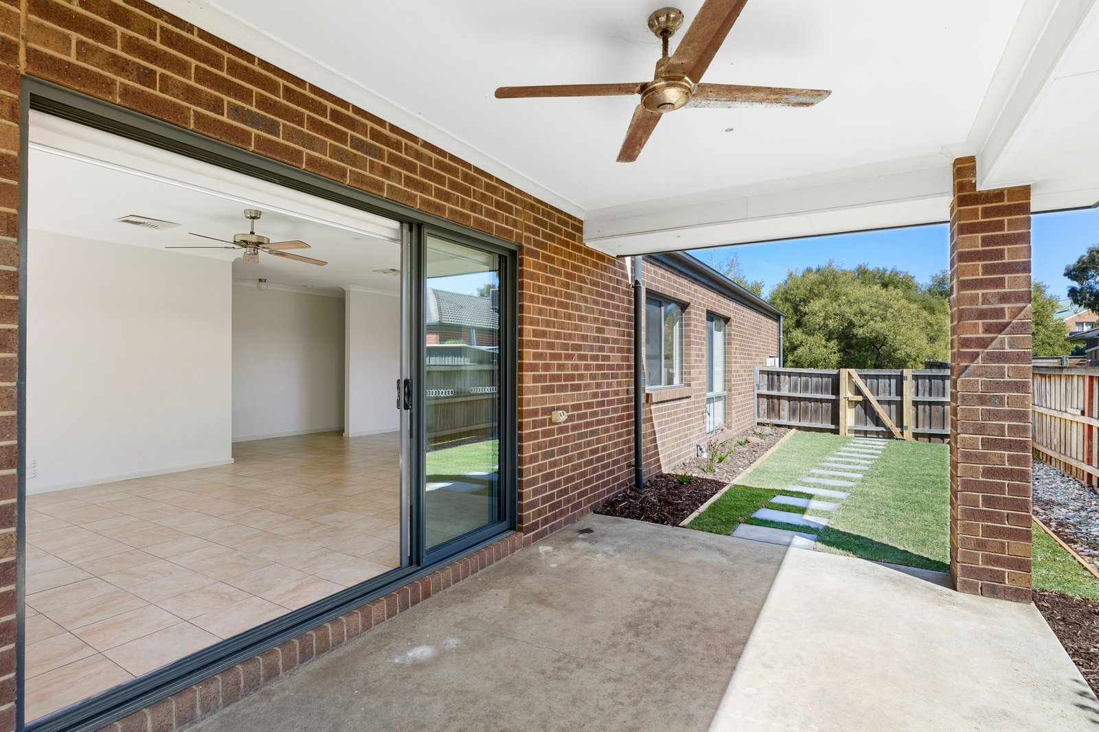 Real Estate and Property in 8 Mayfair Way, Kyneton, VIC