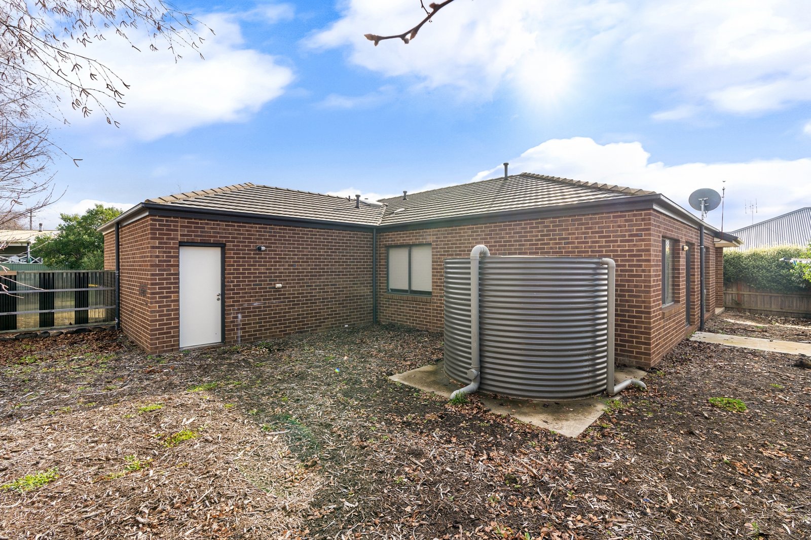 Real Estate and Property in 8 Mayfair Way, Kyneton, VIC