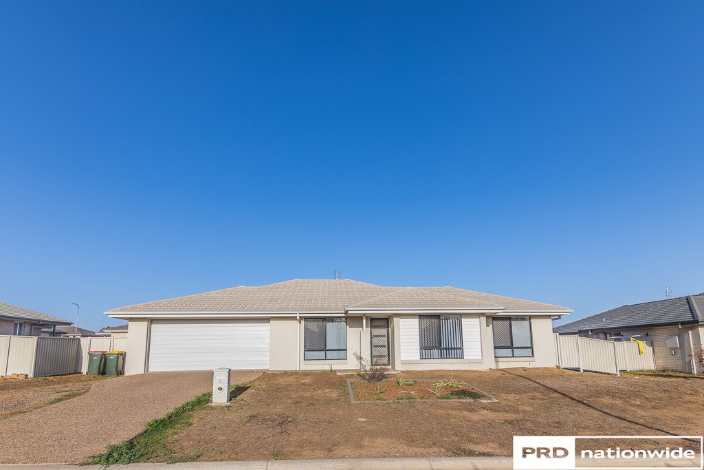 8 McKinlay Place TAMWORTH 1