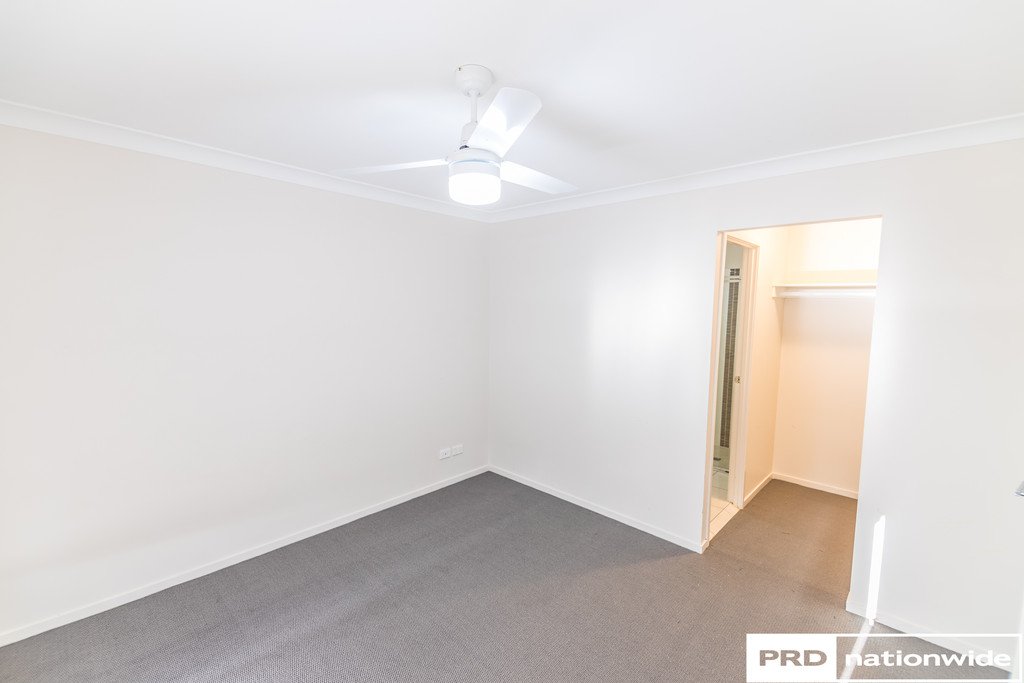 8 McKinlay Place TAMWORTH 4