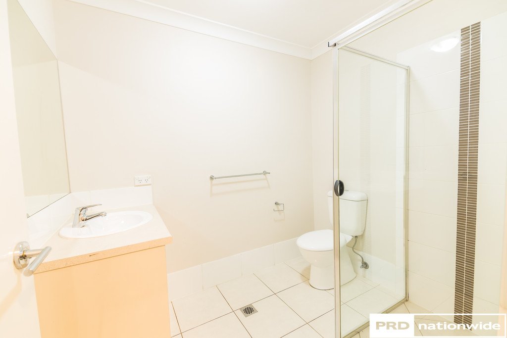 8 McKinlay Place TAMWORTH 5