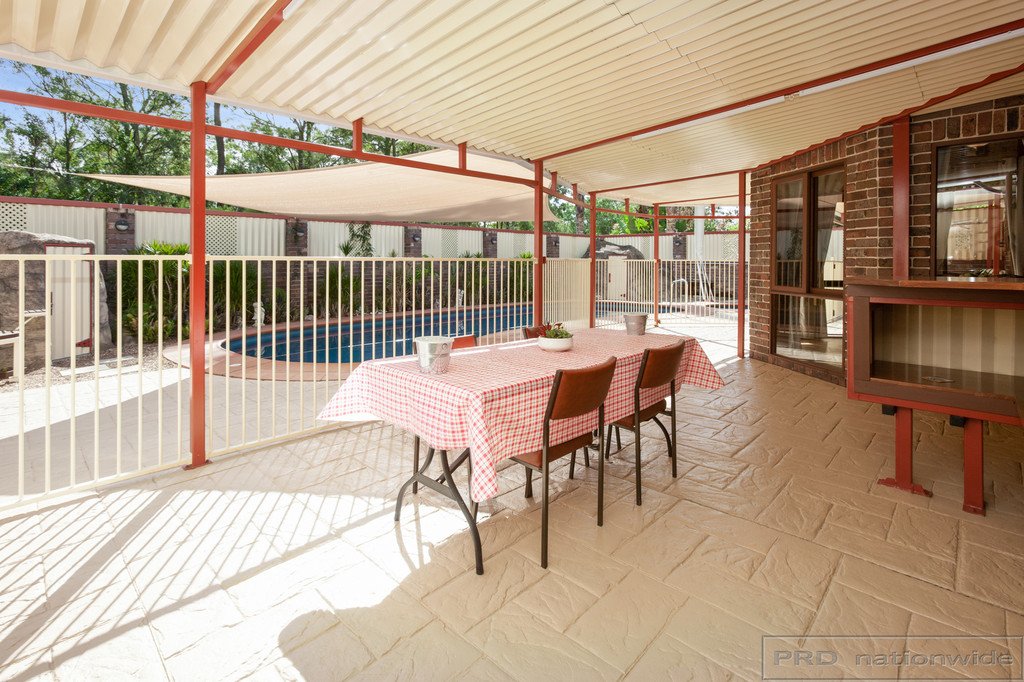 8 Merindah Close BRANDY HILL 13