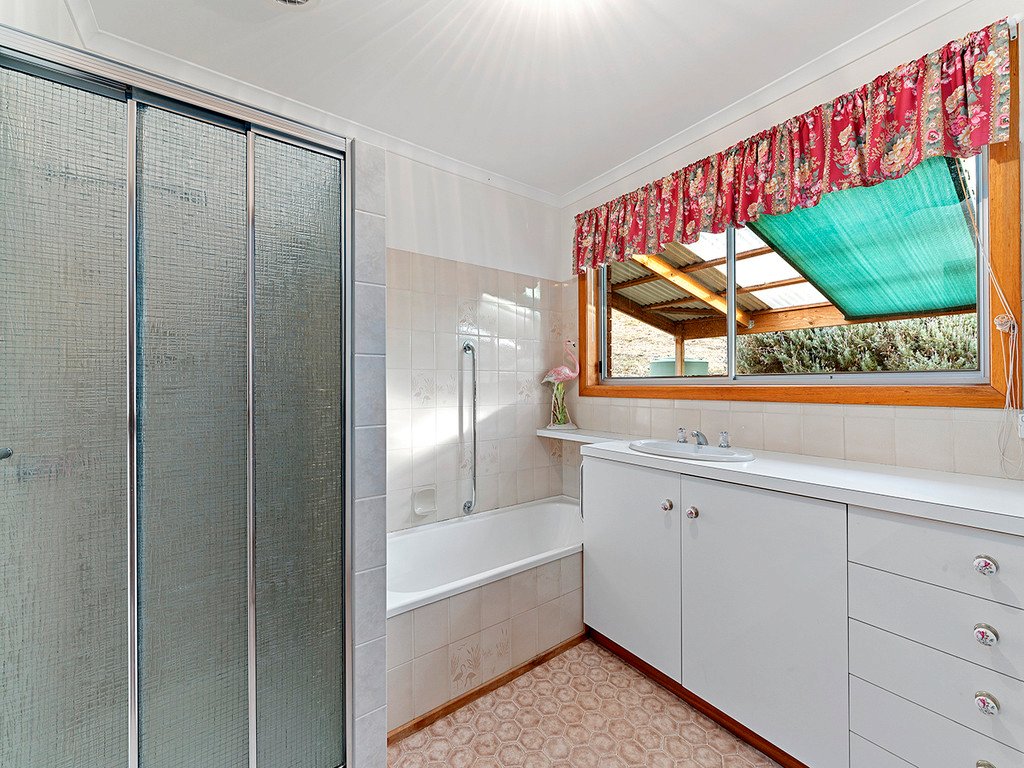 8 Merriwa Street BERRIEDALE 16