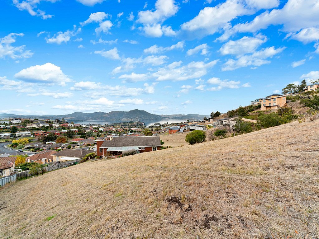 8 Merriwa Street BERRIEDALE 25