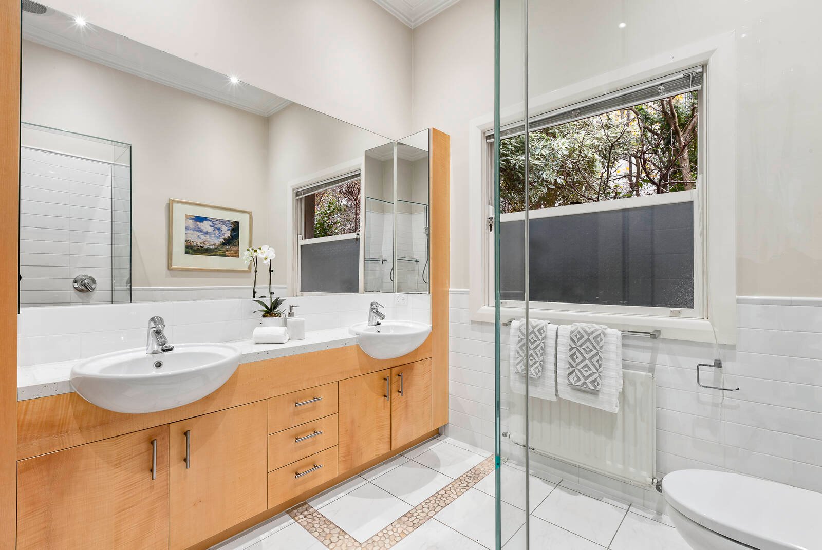 Real Estate and Property in 8 Merriwee Crescent, Toorak, VIC