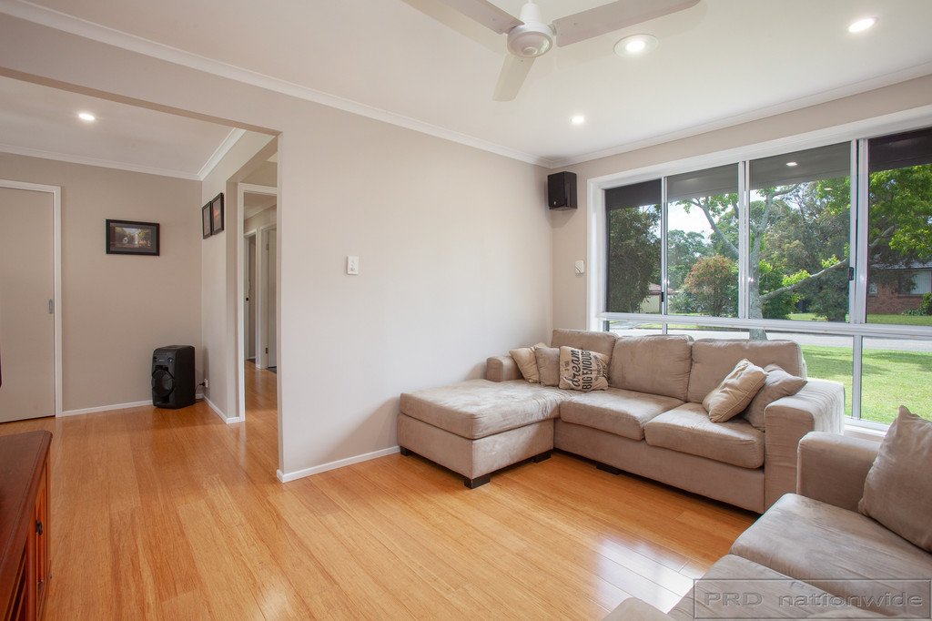8 Michael Hill Avenue WOODBERRY 4