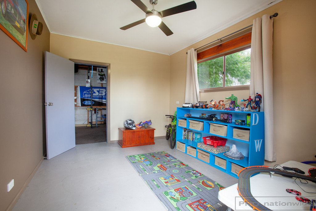 8 Michael Hill Avenue WOODBERRY 12