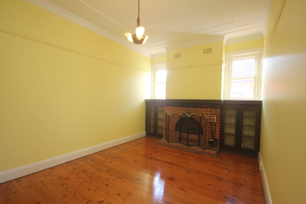 8 Miller Avenue BEXLEY NORTH 4