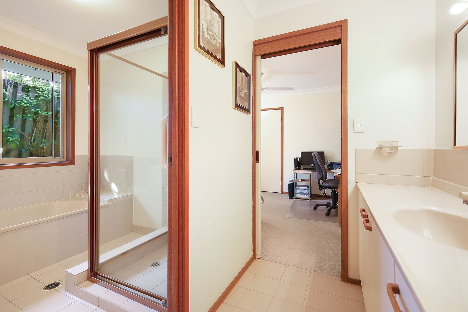 8 Mingaletta Drive ASHMORE 13