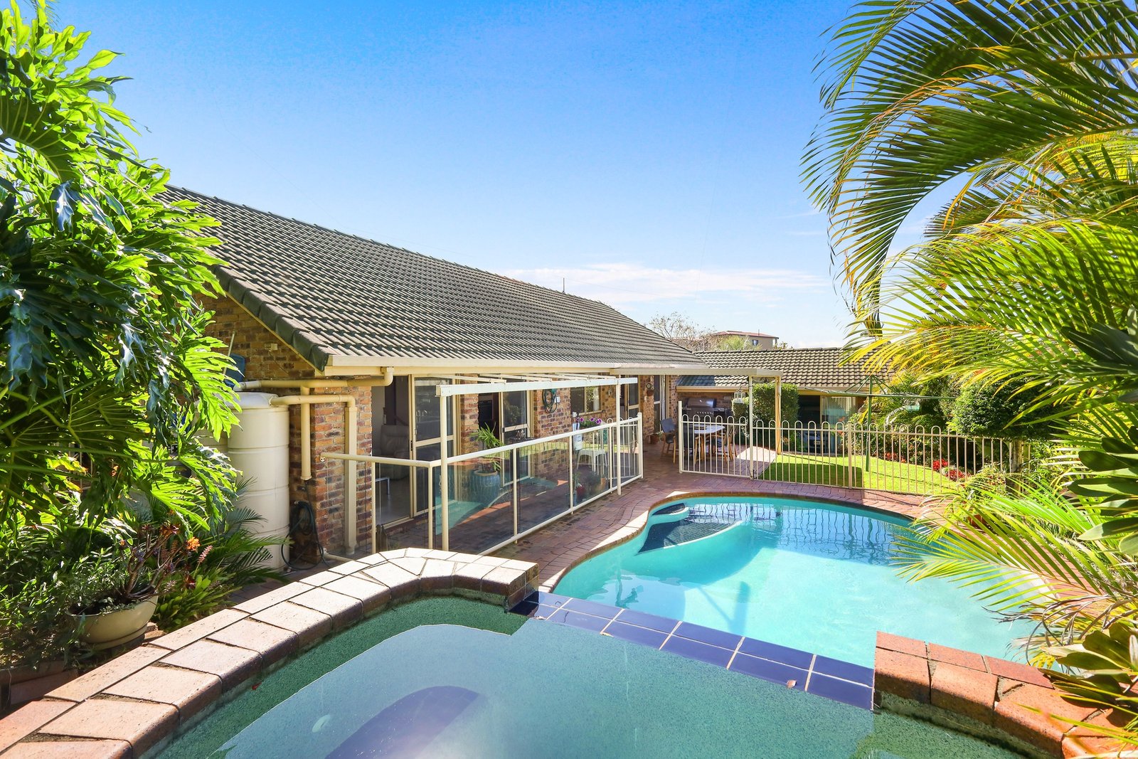 8 Mingaletta Drive ASHMORE 14