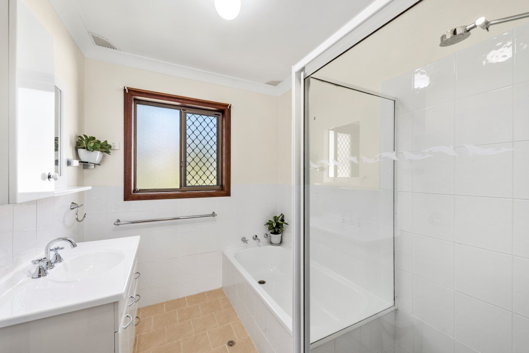 8 Mirroola Crescent TOORMINA 4