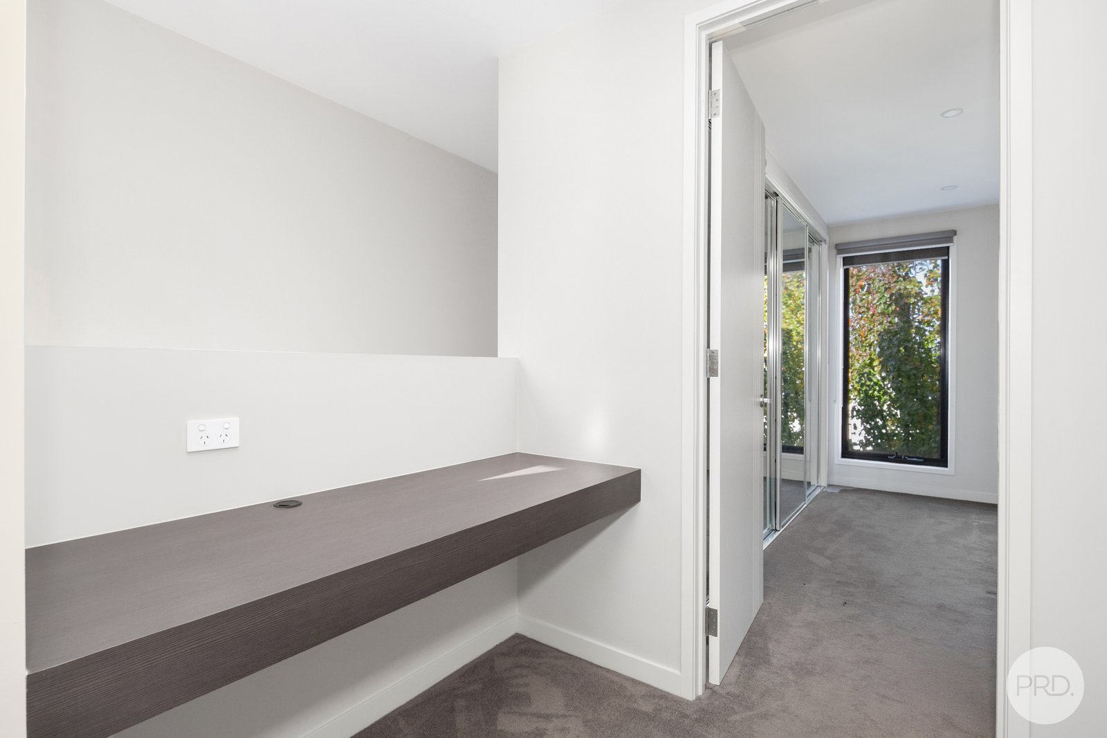 8 Monteith Place LAKE WENDOUREE 7