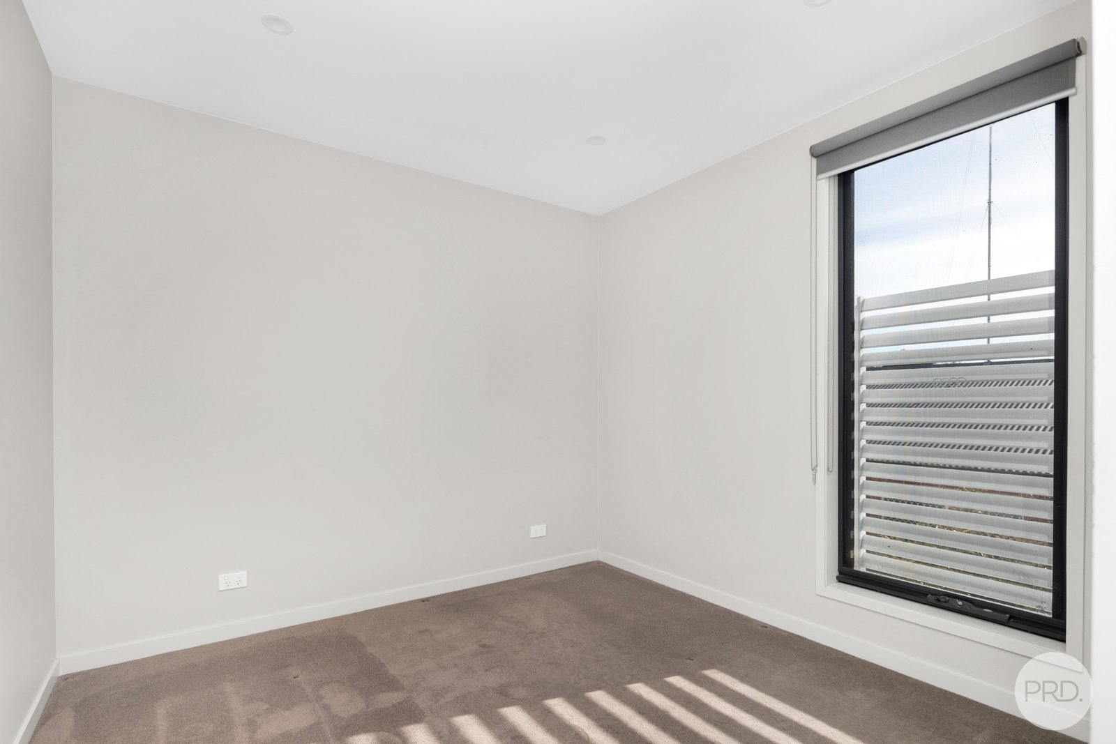 8 Monteith Place LAKE WENDOUREE 9