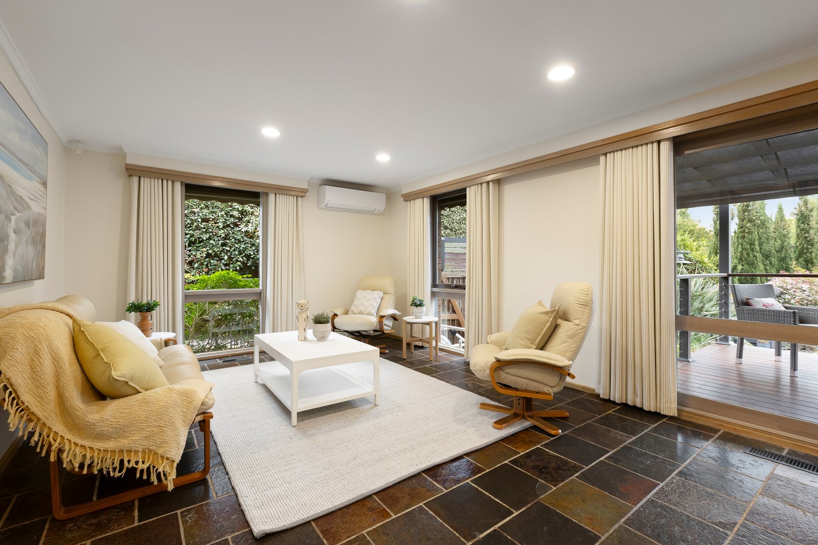 Gallery: 8 Morecombe Place