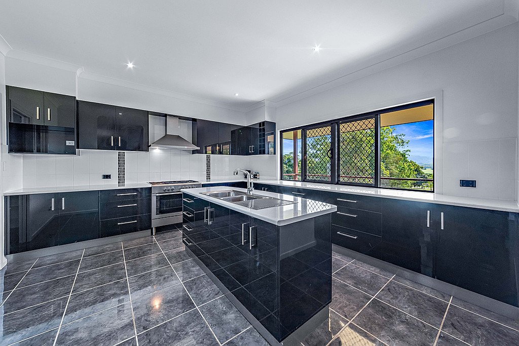 8 Mount Marlow Rise MOUNT MARLOW 2