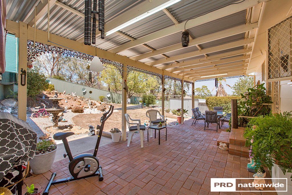 8 Mountview Crescent TAMWORTH 3